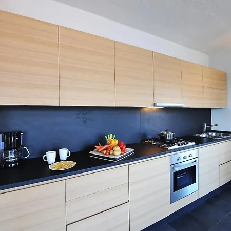 Saliana Sleeps 4 *